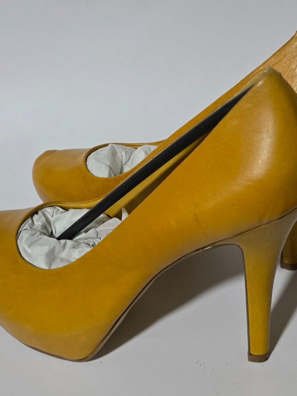 Size 11M Nine West High Heel Mustard Color (New)